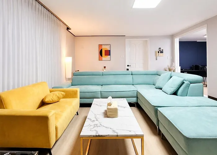 A Comfortable And Stylish House In The Center